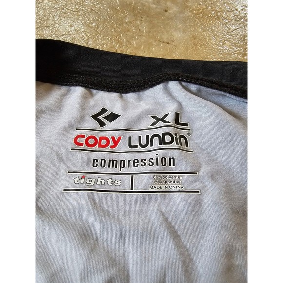 Superman Men's XL Compression Long Sleeve Shirt - Picture 4 of 5